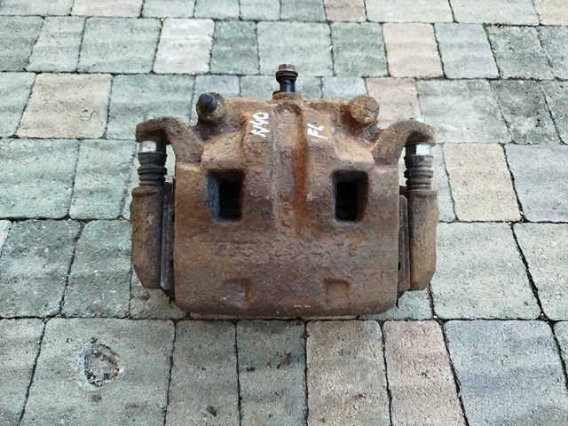 Супорт гальмівний, передній, лівий 41011EB30A NISSAN