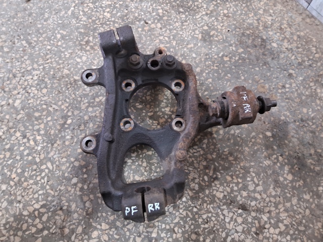 Цапфа поворотного кулака 43018EB300 NISSAN