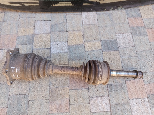 Піввісь передня ліва 4343035022 TOYOTA