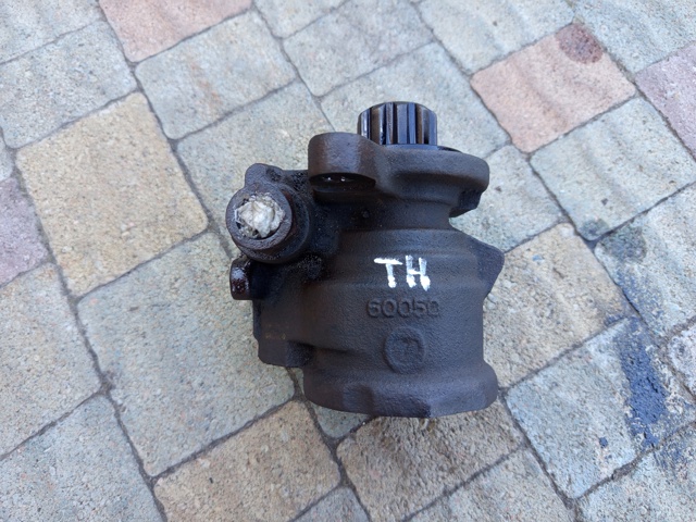 Насос рульового механізму 4431035610 TOYOTA