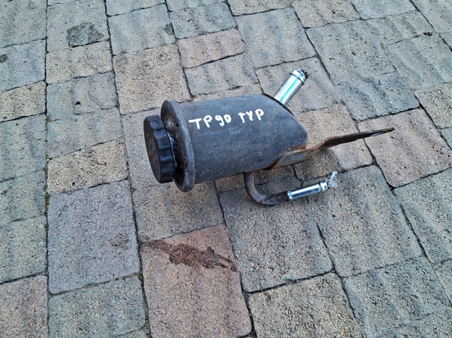 Бак масляний 4436035130 TOYOTA