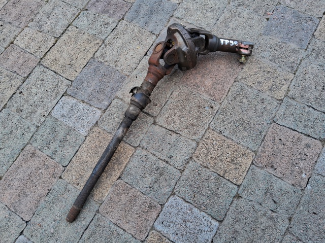 Вал рульової колонки, нижній 4529060030 TOYOTA