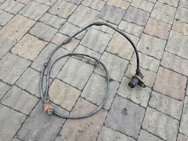 Датчик АБС задній правий 479002S710 NISSAN