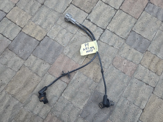 Датчик АБС (ABS) задній 47900EA001 NISSAN