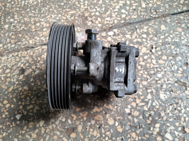 Насос ГУР (підсилювача керма) 4910050J40 SUZUKI