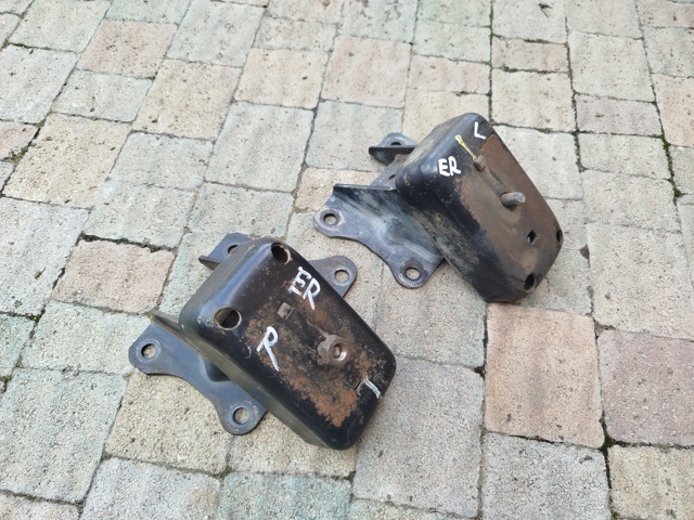 Подушка (опора) двигуна, передня 5106505 FORD