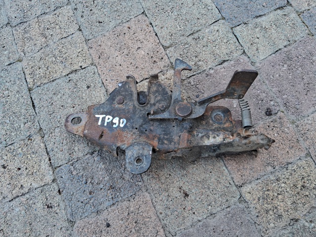 Замок кришки капота 5351060091 TOYOTA