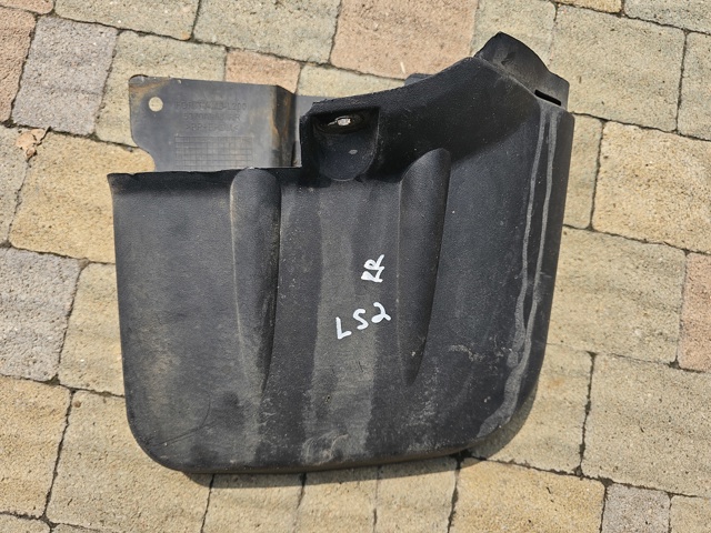 Бризговик задній, правий 5370A988 MITSUBISHI