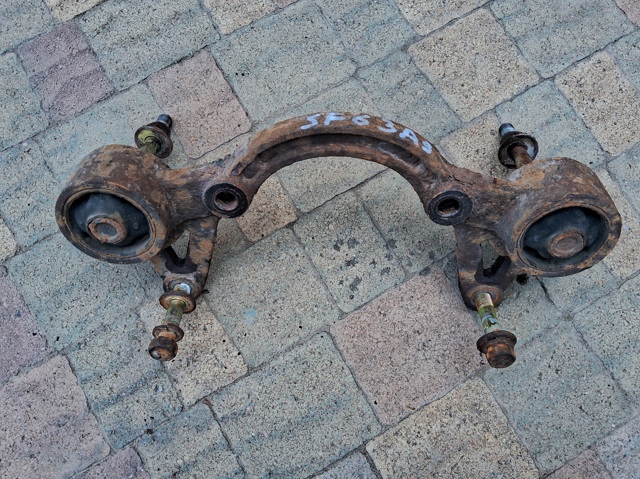Траверса заднього редуктора, задня 5391026200 HYUNDAI