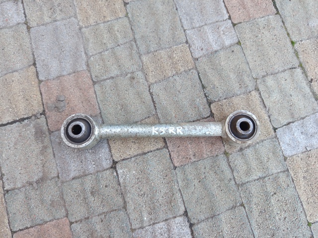 Задня поперечна тяга 552502S110 HYUNDAI