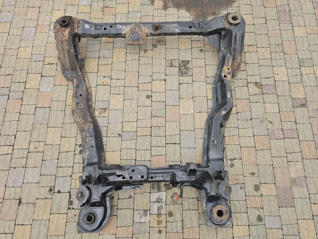 Підрамник передньої підвіски 6240126000 HYUNDAI