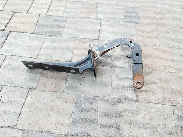 Шарнір капота лівий 654012S400 NISSAN