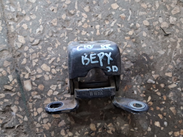 Петля заднтої двері, правої 67910SWWE01ZZ HONDA