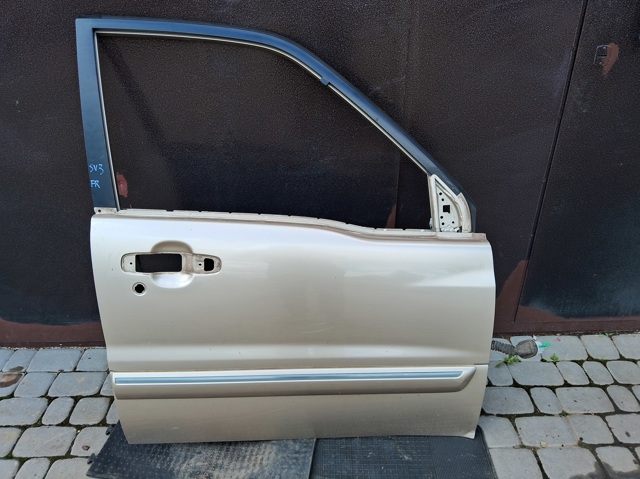 Дверка передня права 6800165831 SUZUKI