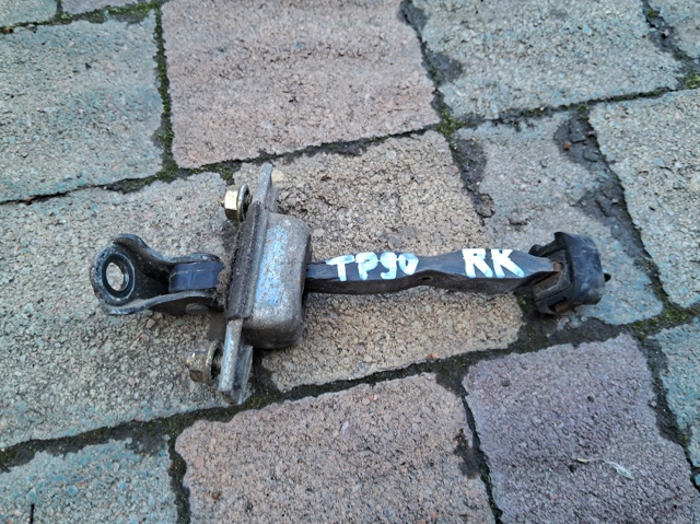 Обмежувач відкриття дверей, задній правий 6863060060 TOYOTA
