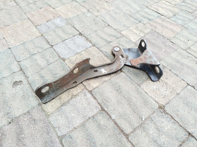 Завіс капота, правий 791202E000 HYUNDAI