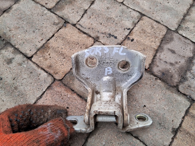 Петля передніх дверей, лівою 793103E000 HYUNDAI