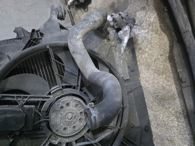Шланг/патрубок радіатора охолодження, нижній 7L6122051H VAG