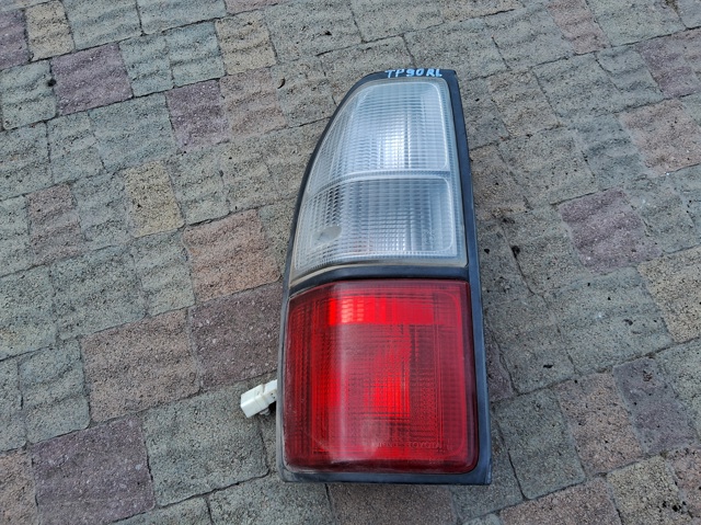 Задня ліва фара 8156160520 TOYOTA