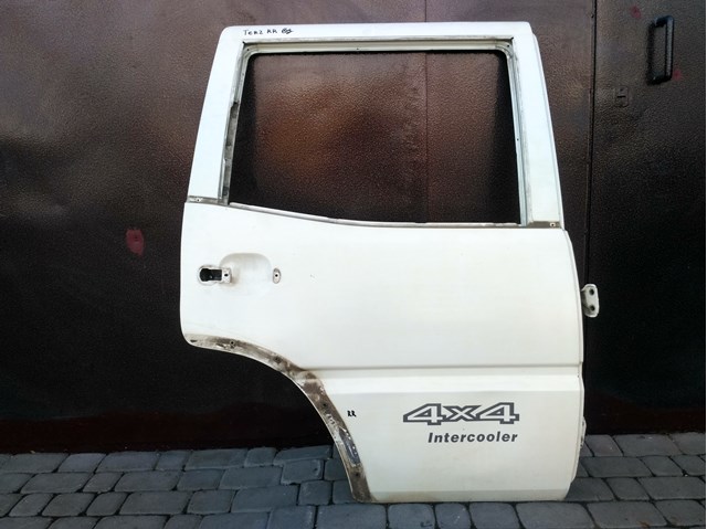 Двері задні в зборі 821007F630 NISSAN