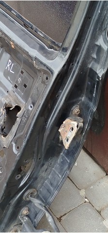 Завіса дверей задніх лівих 824013S300 NISSAN