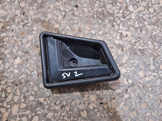Ручка двері лівою внутрішня перед/зад 8313056B015ES SUZUKI
