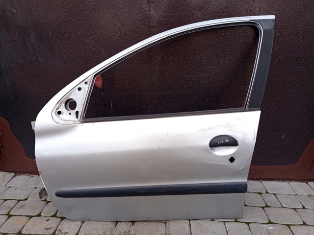 Дверь передня ліва 9002K5 PEUGEOT