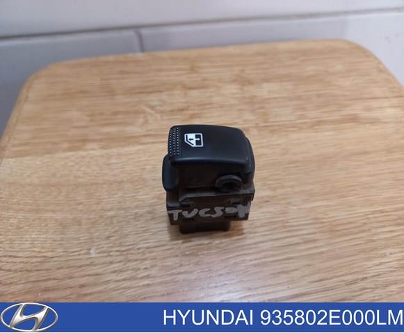 Кнопковий блок керування склопідіймачами передній лівий 935802E000LM HYUNDAI