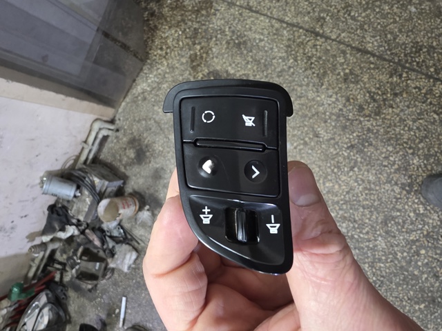 Блок кнопкових перемикачів рульового колеса 967003W050EQ HYUNDAI