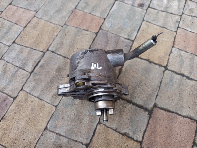 Насос вакуумний A6112300065 MERCEDES