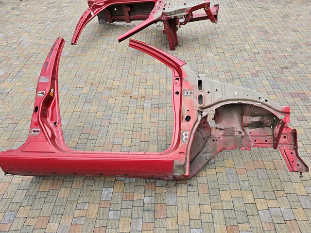 Поріг зовнішній правий G6412BC1MB NISSAN