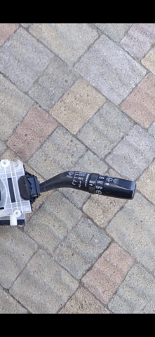 Перемикач підрульовий, правий GJ5G66128 MAZDA