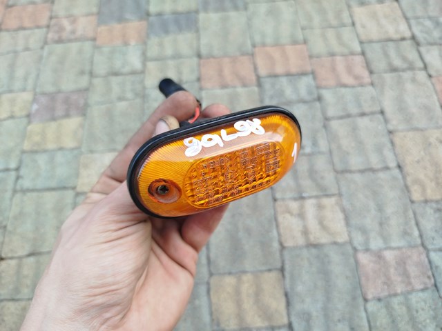 Повторювач повороту в крило HQ804500 HYUNDAI