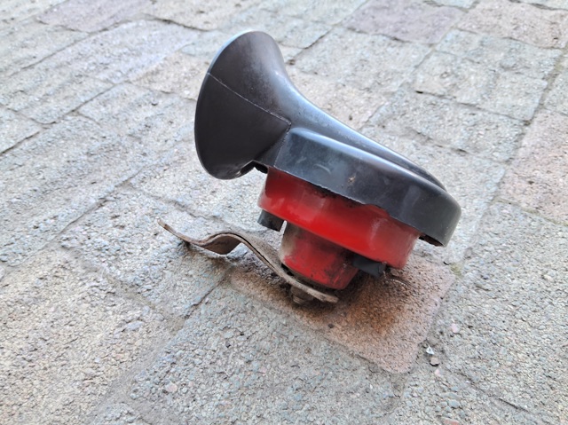 Сигнали звукові MB571888 MITSUBISHI