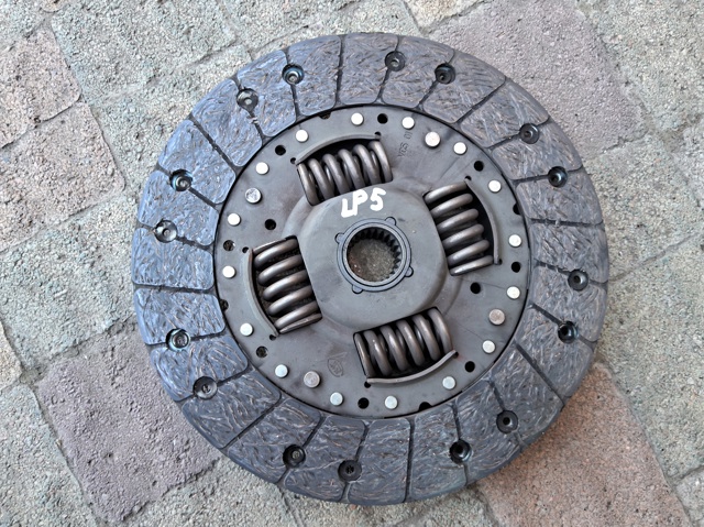 Диск зчеплення MN110720 MITSUBISHI