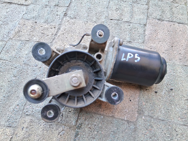 Мотор склоочисника передній MR109451 MITSUBISHI