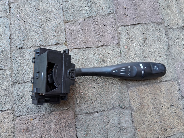 Перемикач підрульовий, правий MR459873 MITSUBISHI