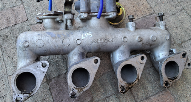 Колектор впускний MR577029 MITSUBISHI