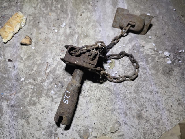 Талі підйому запасного колеса MR995050 MITSUBISHI