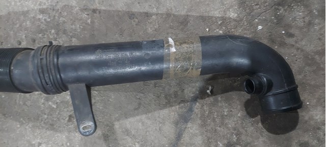 Патрубок повітряний, вхід в турбіну (наддув) 1K0129654BE VAG