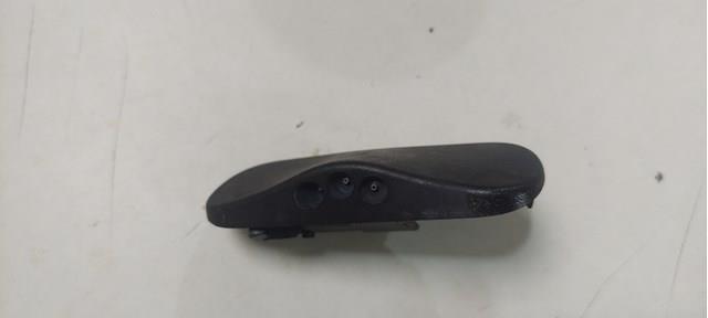 Форсунка омивача скла лобового, права 4G0955988 VAG