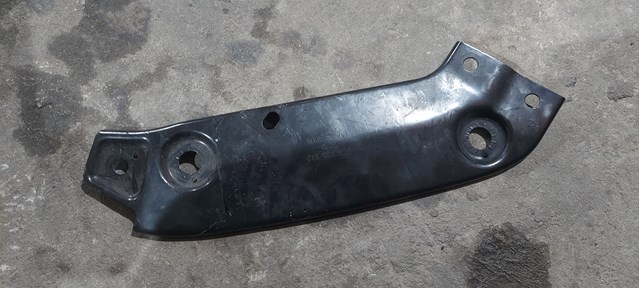 Кріплення фари передньої, правої 5C6805932 VAG