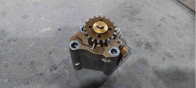 Помпа масляна 8E5G6600AE FORD