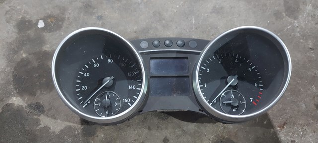 Щиток приладів A1645405647 MERCEDES