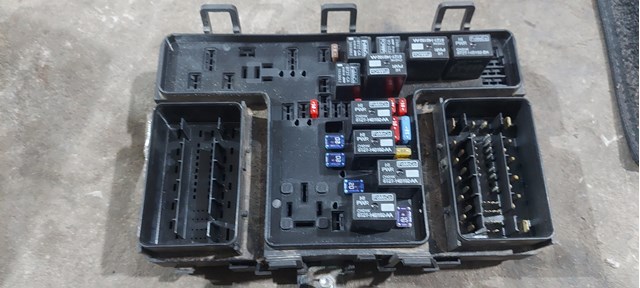 Коробка запобіжників DG9T14A067AF FORD
