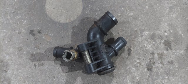 Водяний патрубок DS7G8K556CB FORD
