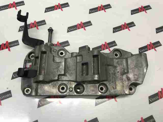 Кронштейн компресора кондиціонера 11168506863 BMW