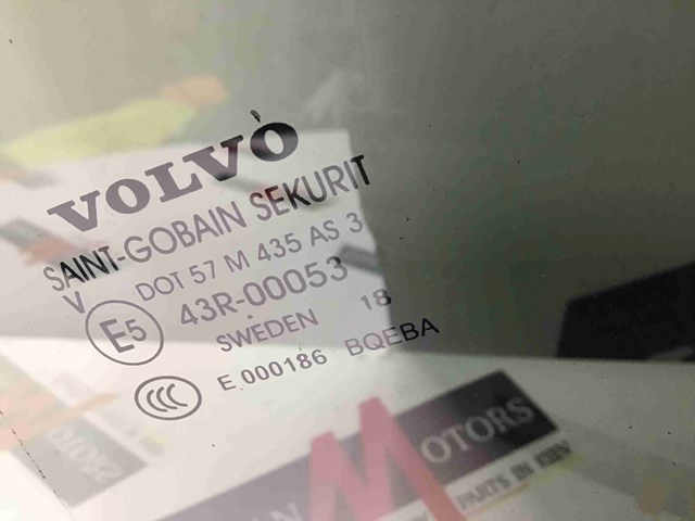 Скло задніх дверей, лівих 32244975 VOLVO