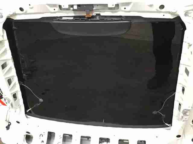 Скло кришки багажника 51317295630 BMW