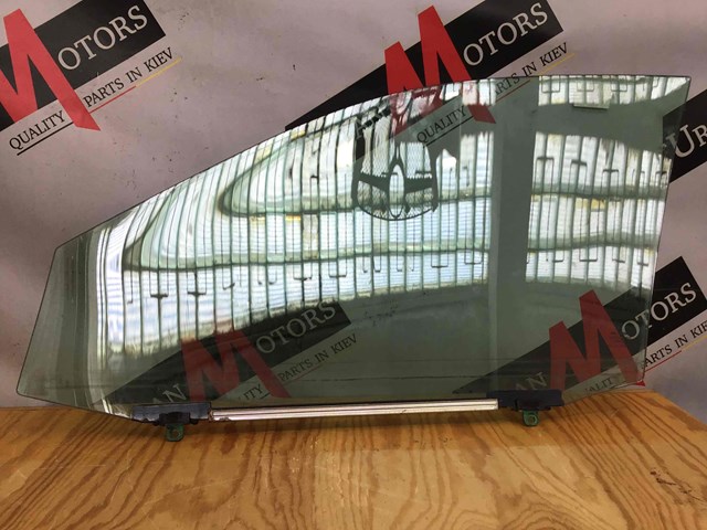 Скло пасажирських дверей 681010E011 TOYOTA